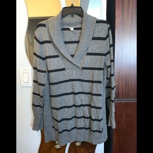 Long sleeve maternity sweater